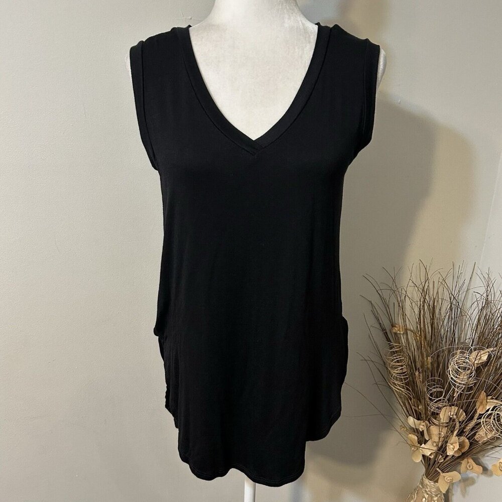 NWT Vision USA Women Black Long Tank Top V-neck High Low Size S
